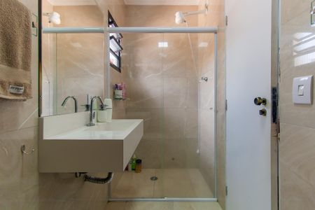 Casa à venda com 160m², 3 quartos e 3 vagas Casa à venda com 160m², 3 quartos e 3 vagasBanheiro 1