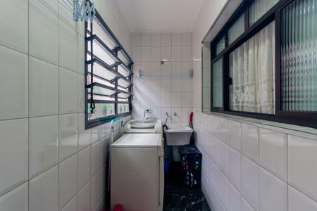 Casa à venda com 160m², 3 quartos e 3 vagas Casa à venda com 160m², 3 quartos e 3 vagasÁrea de Serviço