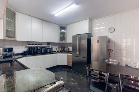 Casa à venda com 160m², 3 quartos e 3 vagas Casa à venda com 160m², 3 quartos e 3 vagasCozinha