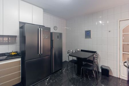 Casa à venda com 160m², 3 quartos e 3 vagas Casa à venda com 160m², 3 quartos e 3 vagasCozinha