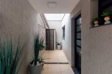 Casa à venda com 160m², 3 quartos e 3 vagas Casa à venda com 160m², 3 quartos e 3 vagasCorredor Lateral