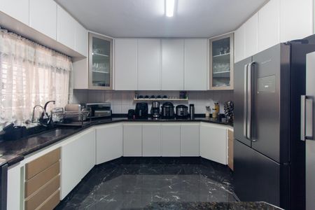 Casa à venda com 160m², 3 quartos e 3 vagas Casa à venda com 160m², 3 quartos e 3 vagasCozinha