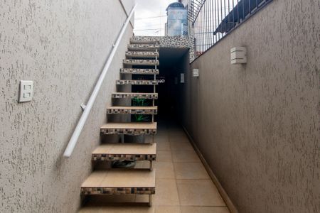 Casa à venda com 160m², 3 quartos e 3 vagas Casa à venda com 160m², 3 quartos e 3 vagasCorredor Lateral