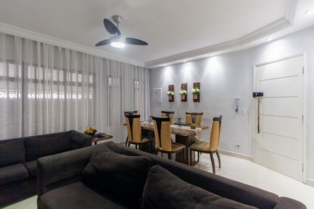 Casa à venda com 160m², 3 quartos e 3 vagas Casa à venda com 160m², 3 quartos e 3 vagasSala