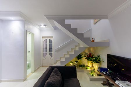 Casa à venda com 160m², 3 quartos e 3 vagas Casa à venda com 160m², 3 quartos e 3 vagasSala