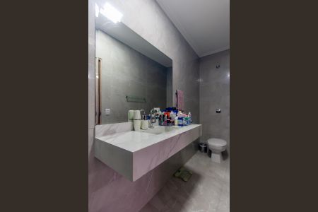 Casa à venda com 160m², 3 quartos e 3 vagas Casa à venda com 160m², 3 quartos e 3 vagasBanheiro da Suíte