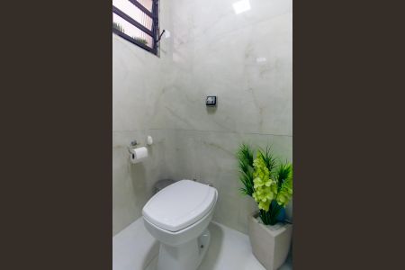 Casa à venda com 160m², 3 quartos e 3 vagas Casa à venda com 160m², 3 quartos e 3 vagasLavabo