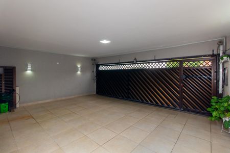 Casa à venda com 160m², 3 quartos e 3 vagas Casa à venda com 160m², 3 quartos e 3 vagasGaragem