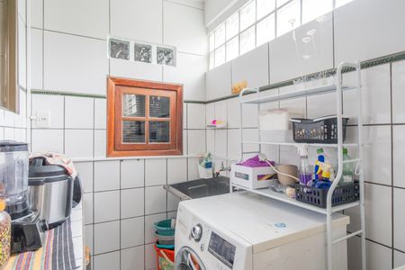 Casa de condomínio à venda com 120m², 3 quartos e 1 vagaÁrea de Serviço