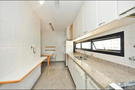 Apartamento à venda com 198m², 3 quartos e 3 vagas