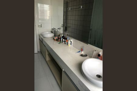Apartamento para alugar com 288m², 3 quartos e 4 vagas