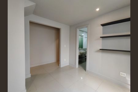 Apartamento à venda com 330m², 5 quartos e 6 vagasSala 2