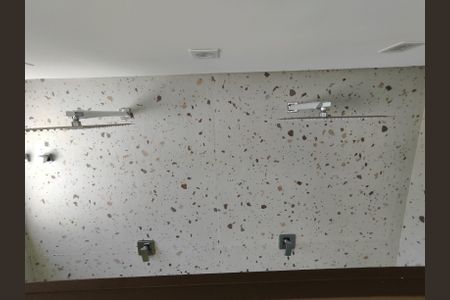 Apartamento à venda com 330m², 5 quartos e 6 vagasBanheiro da Suíte 2