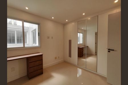 Apartamento à venda com 330m², 5 quartos e 6 vagasSuíte 3