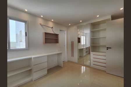 Apartamento à venda com 330m², 5 quartos e 6 vagasSuíte 4