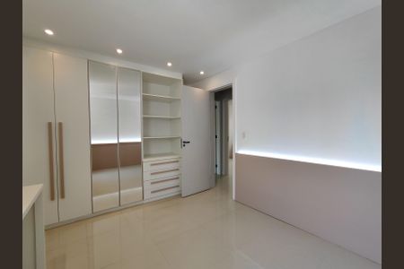 Apartamento à venda com 330m², 5 quartos e 6 vagasSuíte 4