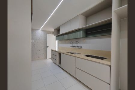 Apartamento à venda com 330m², 5 quartos e 6 vagasCozinha