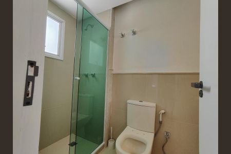 Apartamento à venda com 330m², 5 quartos e 6 vagasBanheiro da Suíte 4