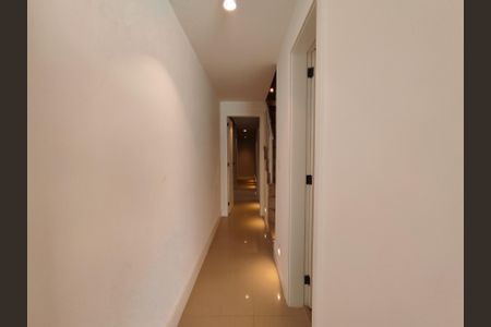 Corredor de apartamento à venda com 5 quartos, 330m² em Recreio dos Bandeirantes, Rio de Janeiro