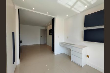 Apartamento à venda com 330m², 5 quartos e 6 vagasSuíte 2