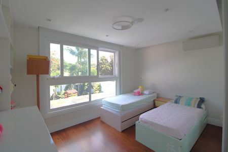 Casa à venda com 637m², 4 quartos e 4 vagasQuarto 4