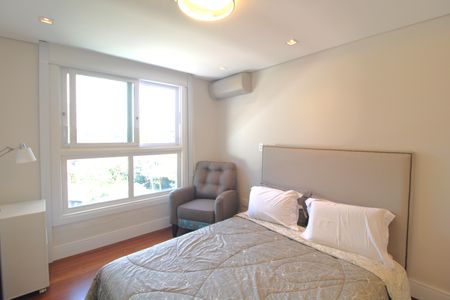 Casa à venda com 637m², 4 quartos e 4 vagasQuarto 2