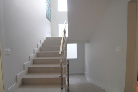 Casa à venda com 637m², 4 quartos e 4 vagasEscada