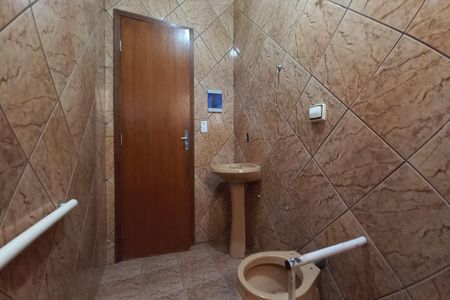 Casa à venda com 312m², 2 quartos e 4 vagas Casa à venda com 312m², 2 quartos e 4 vagasBanheiro