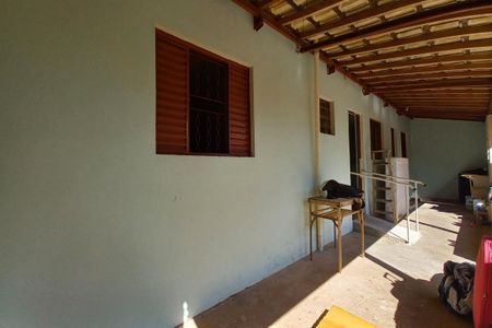 Casa à venda com 312m², 2 quartos e 4 vagas Casa à venda com 312m², 2 quartos e 4 vagasFachada do Prédio