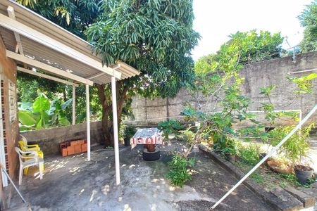 Casa à venda com 312m², 2 quartos e 4 vagas Casa à venda com 312m², 2 quartos e 4 vagasQuintal