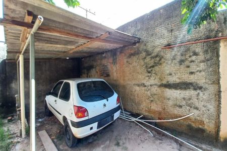 Casa à venda com 312m², 2 quartos e 4 vagas Casa à venda com 312m², 2 quartos e 4 vagasGaragem