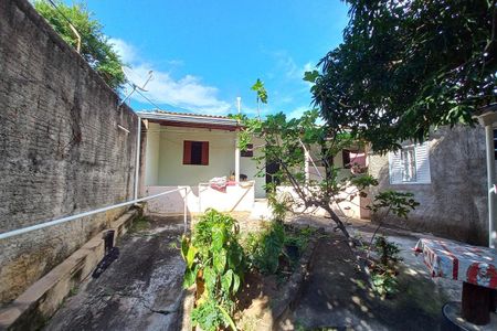 Casa à venda com 312m², 2 quartos e 4 vagas Casa à venda com 312m², 2 quartos e 4 vagasQuintal