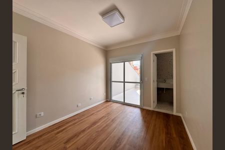 Casa à venda com 244m², 3 quartos e 5 vagas Casa à venda com 244m², 3 quartos e 5 vagasSuite