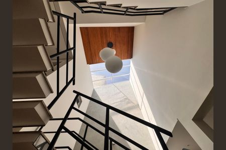 Casa à venda com 244m², 3 quartos e 5 vagas Casa à venda com 244m², 3 quartos e 5 vagasSala