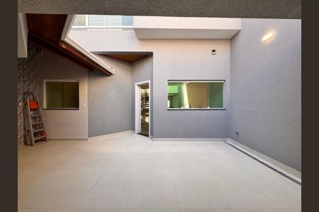 Casa à venda com 244m², 3 quartos e 5 vagas Casa à venda com 244m², 3 quartos e 5 vagasÁrea gourmet