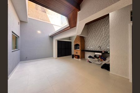 Casa à venda com 244m², 3 quartos e 5 vagas Casa à venda com 244m², 3 quartos e 5 vagasÁrea gourmet