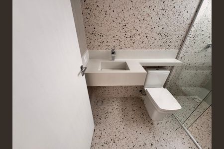 Casa à venda com 244m², 3 quartos e 5 vagas Casa à venda com 244m², 3 quartos e 5 vagasBanheiro da suíte 1