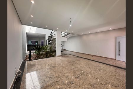 Casa à venda com 244m², 3 quartos e 5 vagas Casa à venda com 244m², 3 quartos e 5 vagasSala