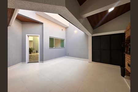 Casa à venda com 244m², 3 quartos e 5 vagas Casa à venda com 244m², 3 quartos e 5 vagasÁrea gourmet