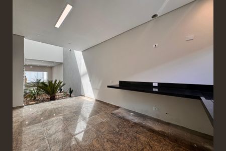 Casa à venda com 244m², 3 quartos e 5 vagas Casa à venda com 244m², 3 quartos e 5 vagasCozinha