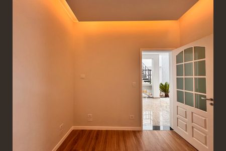 Casa à venda com 244m², 3 quartos e 5 vagas Casa à venda com 244m², 3 quartos e 5 vagasDespensa