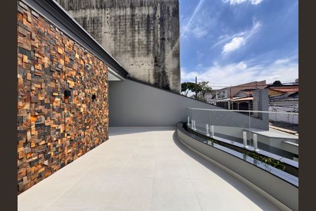 Casa à venda com 244m², 3 quartos e 5 vagas Casa à venda com 244m², 3 quartos e 5 vagasSacada integrada a suíte 1 e 2