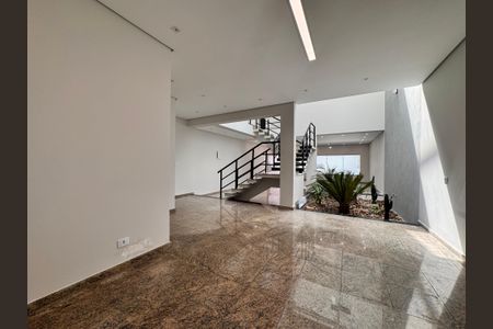Casa à venda com 244m², 3 quartos e 5 vagas Casa à venda com 244m², 3 quartos e 5 vagasCozinha