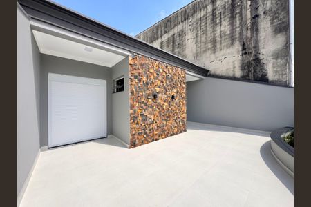 Casa à venda com 244m², 3 quartos e 5 vagas Casa à venda com 244m², 3 quartos e 5 vagasSacada integrada a suíte 1 e 2