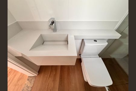 Casa à venda com 244m², 3 quartos e 5 vagas Casa à venda com 244m², 3 quartos e 5 vagasBanheiro da suíte 2