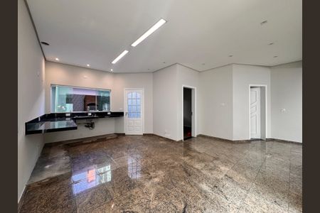 Casa à venda com 244m², 3 quartos e 5 vagas Casa à venda com 244m², 3 quartos e 5 vagasCozinha