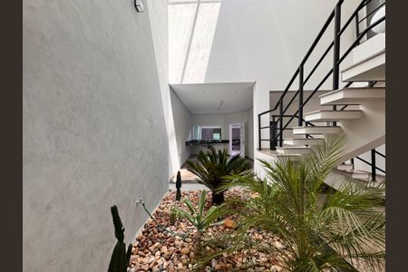 Casa à venda com 244m², 3 quartos e 5 vagas Casa à venda com 244m², 3 quartos e 5 vagasJardim de inverno