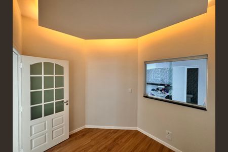 Casa à venda com 244m², 3 quartos e 5 vagas Casa à venda com 244m², 3 quartos e 5 vagasDespensa