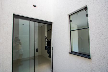 Casa à venda com 130m², 3 quartos e 4 vagas Casa à venda com 130m², 3 quartos e 4 vagasÁrea de serviço