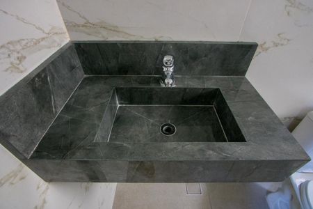 Casa à venda com 130m², 3 quartos e 4 vagas Casa à venda com 130m², 3 quartos e 4 vagasBanheiro do quarto 1